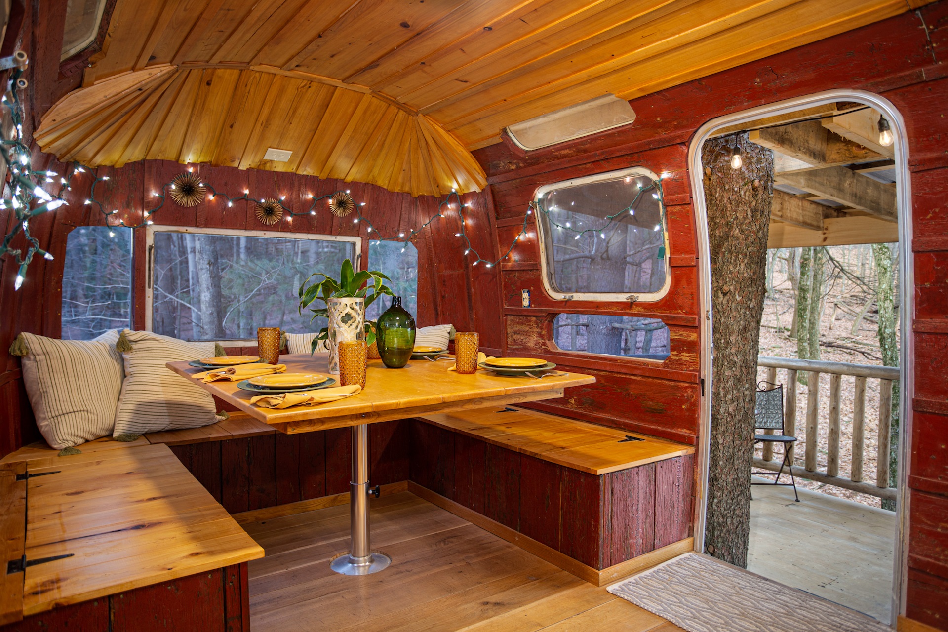 Vintage Airstream Treehouse The Mohicans Resort In Ohio