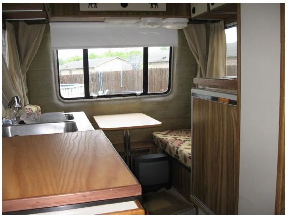 small-fifth-wheel-trailer-quantum-interior-4