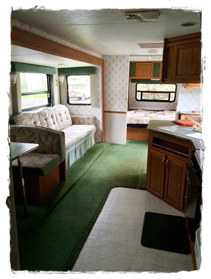 One final look from the bathroom to the front of the trailer