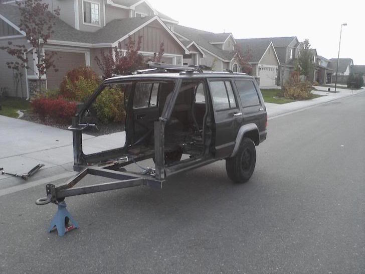 Jeep Cherokee camper trailer from front