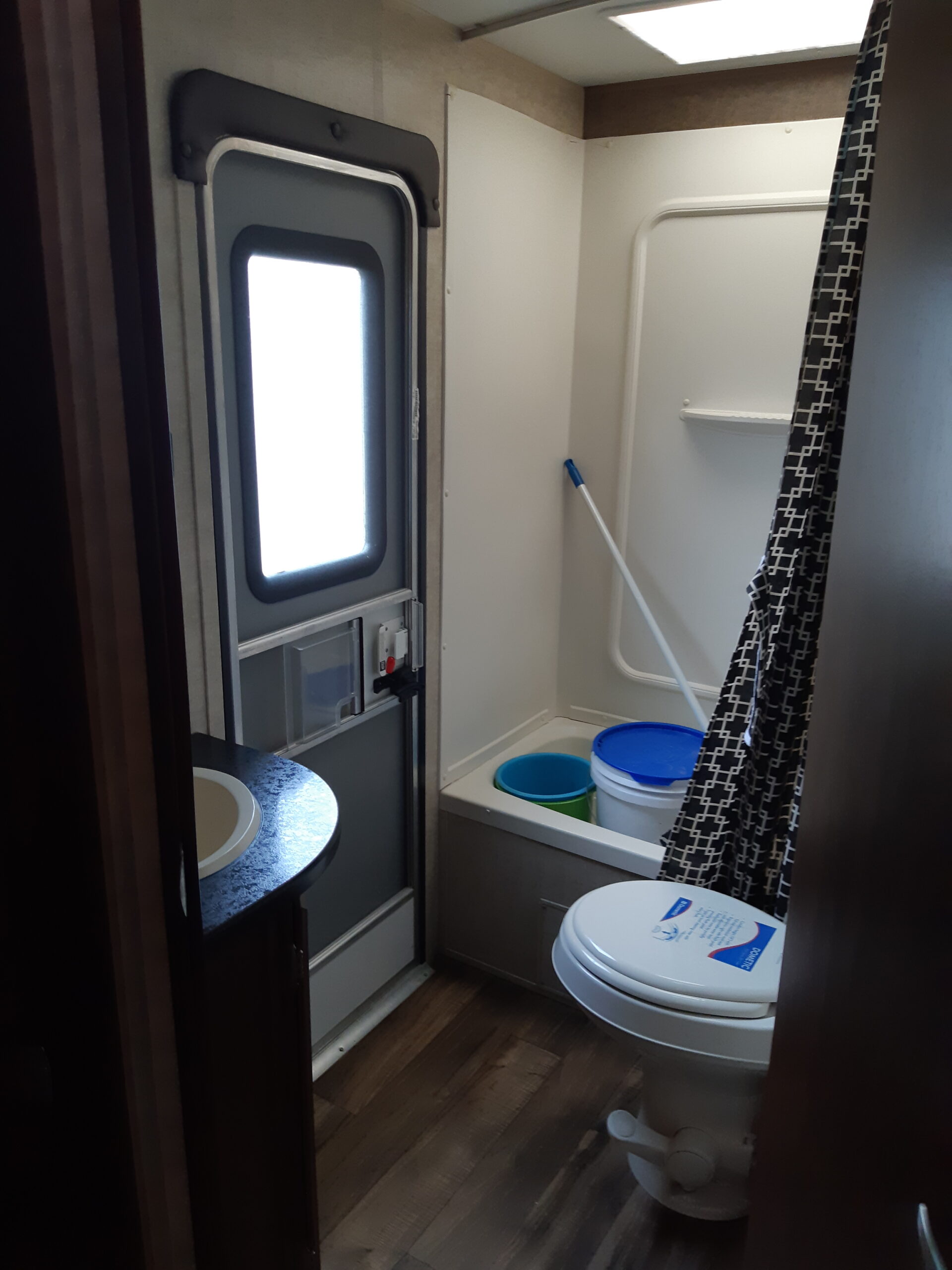 RV renovation - after of the bathroom