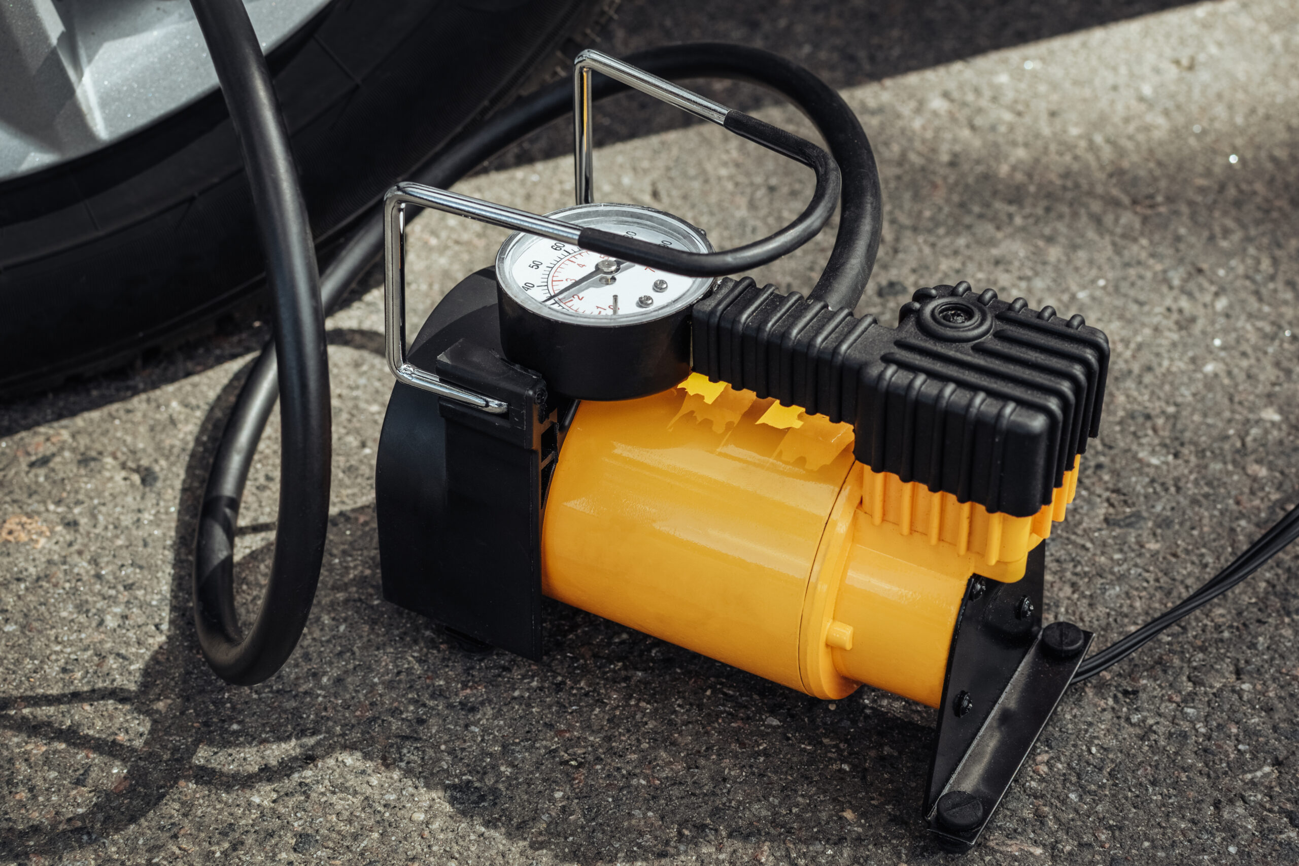 portable tire inflator