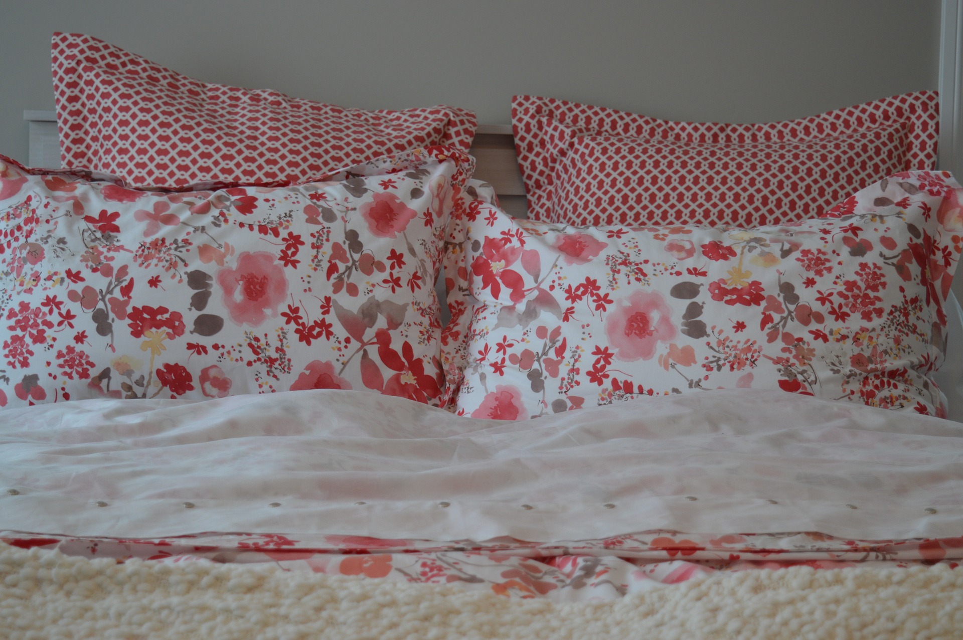 Bedspread and pillows