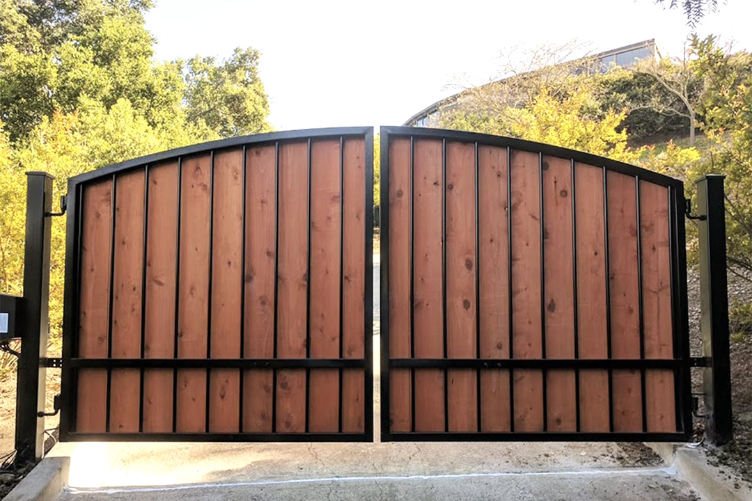Swing open gates in a driveway