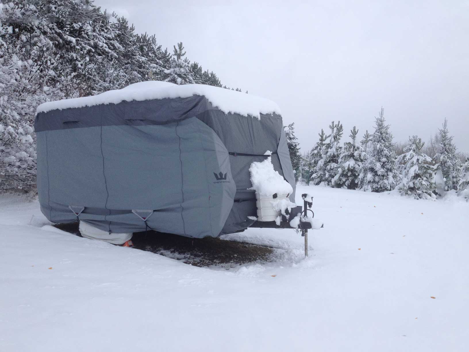 Snow on covered RV - Lets RV photo
