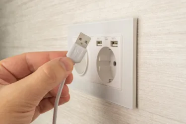 USB outlet, image for RV tech