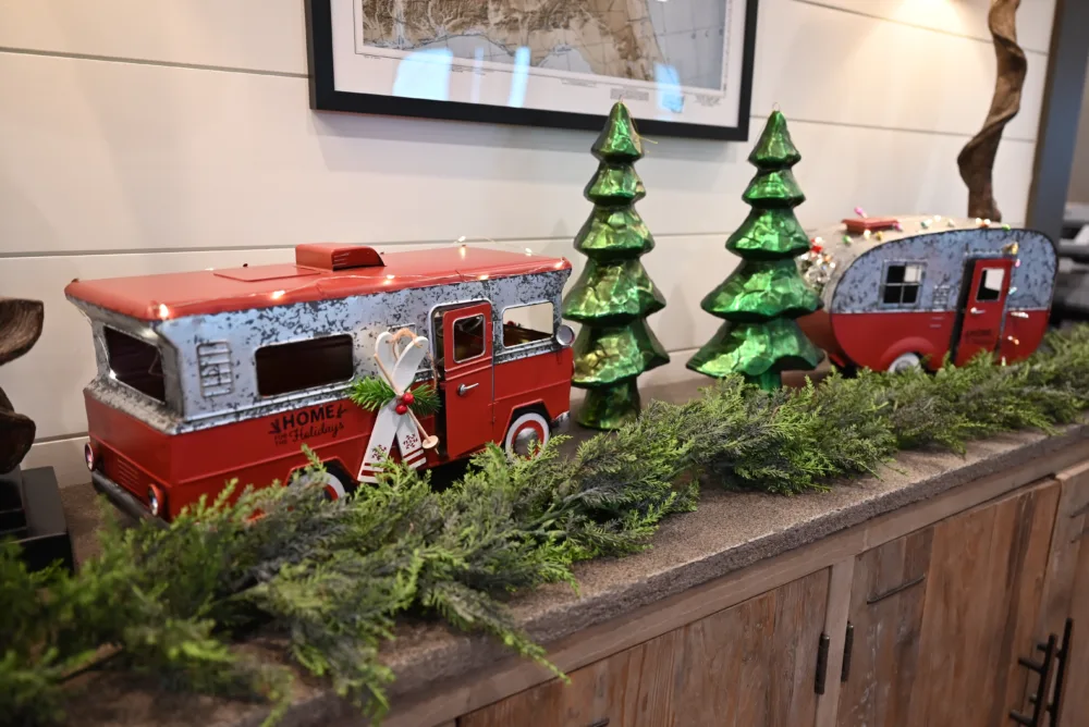 RV interior theme for the holidays with miniature motorhome and travel trailer (Image: Social Knowledge)